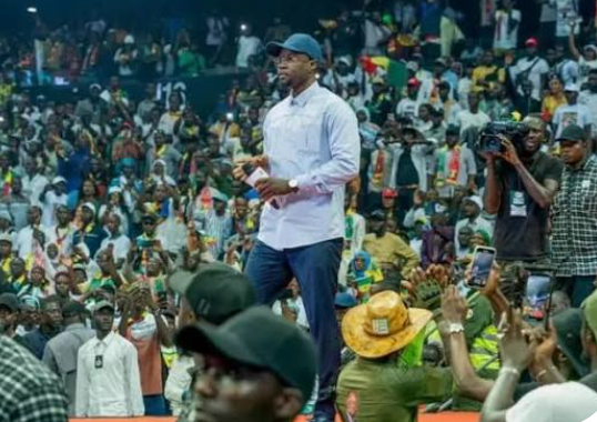 Ousmane Sonko et la restructuration du Pastef au Sénégal