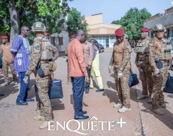 Portrait d'Ibrahim Traoré, chef de la junte militaire au Burkina Faso