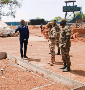 Faure Gnassingbé en inspection dans la zone de Koundjoaré