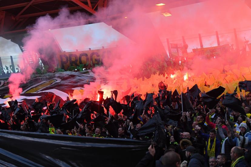 Des supporters de la Tribune Loire lors d'un match en 2019