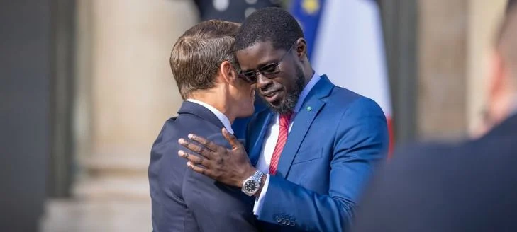 crise financière du Sénégal : les promesses de soutien de Macron à Faye Rendez-vous du Kenya : Bassirou Diomaye Faye, Emmanuel Macron et les autres… regards sur la nouvelle stratégie