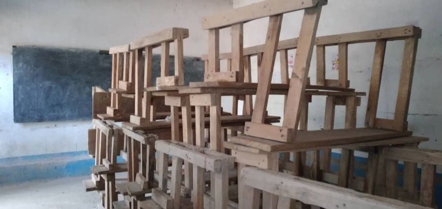 Salle de classe au Tchad, symbole des défis éducatifs actuels