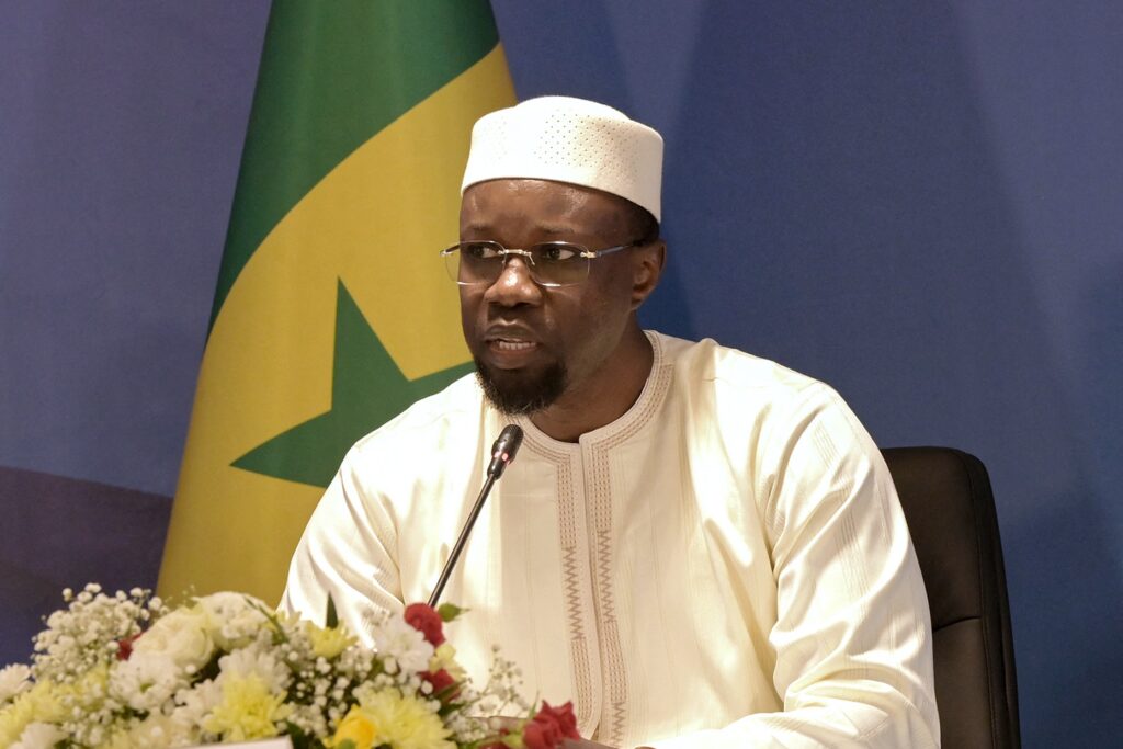 Portrait du Premier ministre Ousmane Sonko lors d'une déclaration publique