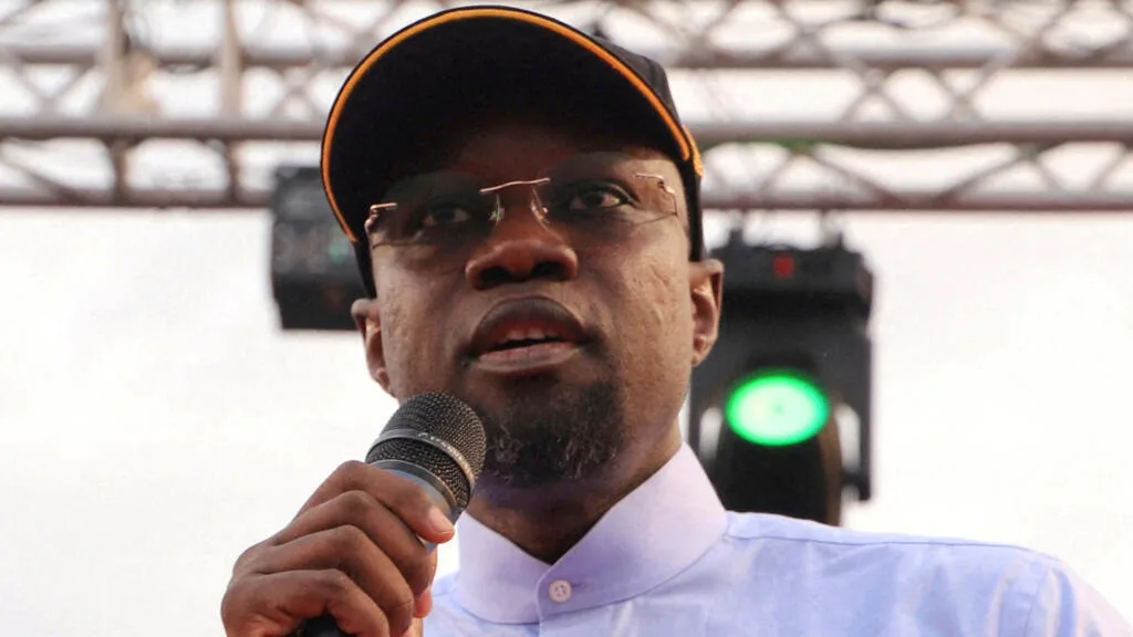 Portrait d'Ousmane Sonko lors d'un discours