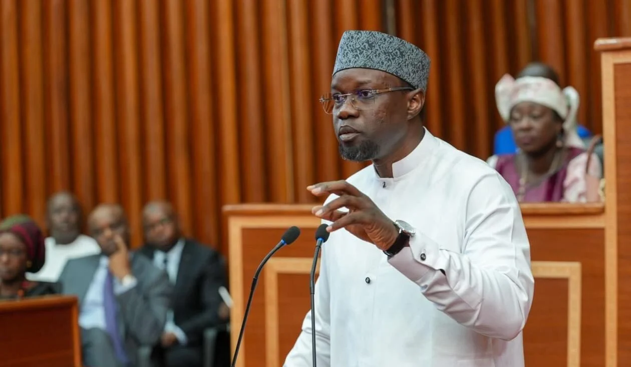 Maimouna Sène interpelle Ousmane Sonko sur la gestion publique Ousmane Sonko s'exprimant à l'Assemblée nationale du Sénégal