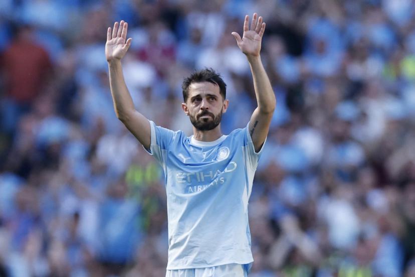 Bernardo Silva saluant une dernière fois le public de l'Etihad Stadium avant son départ.