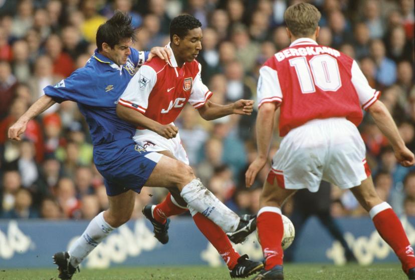 Nicolas Anelka en action avec Arsenal en 1997