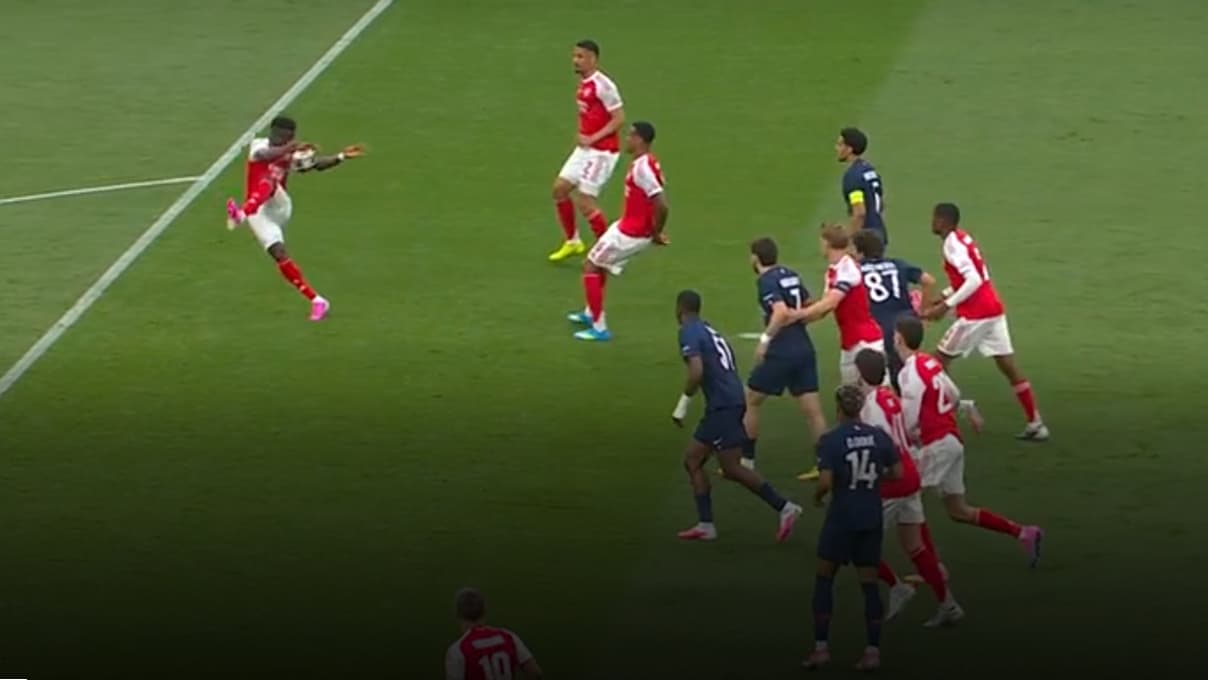 La main de Bukayo Saka lors de PSG-Arsenal en finale de Ligue des champions, le 30 mai 2026. La main de Bukayo Saka lors de PSG-Arsenal en finale de Ligue des champions, le 30 mai 2026.