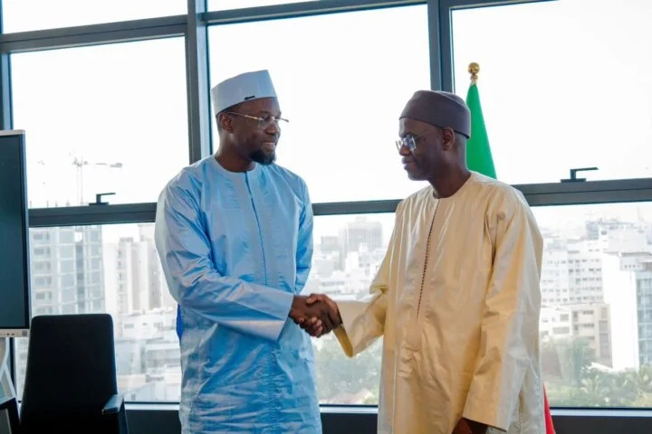 Passation de service entre Ousmane Sonko et Al Aminou Lo à la Primature du Sénégal
