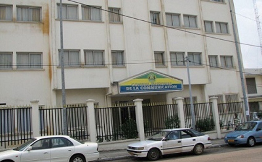 Bureaux saccagés de la Haute Autorité de la Communication à Libreville