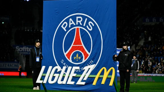 Ayyoub Bouaddi, milieu de terrain du LOSC Lille, sous les projecteurs du football français