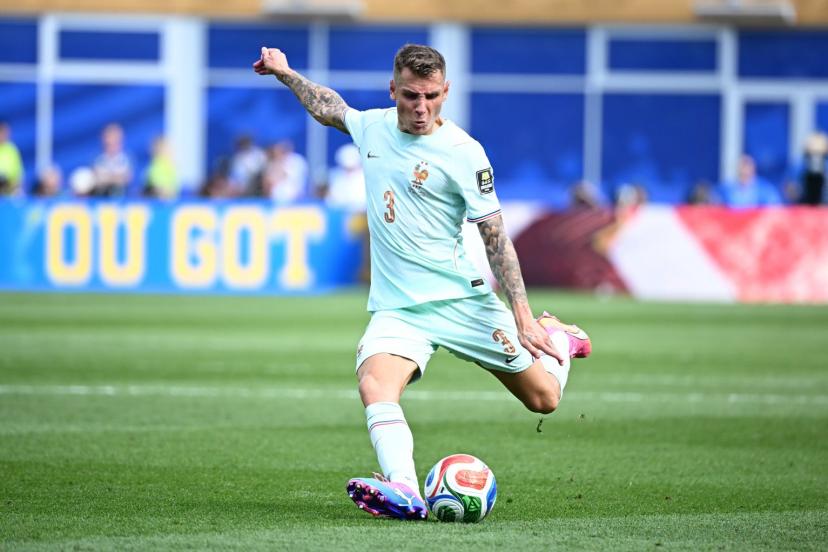 Lucas Digne, latéral gauche prêt à revenir au PSG