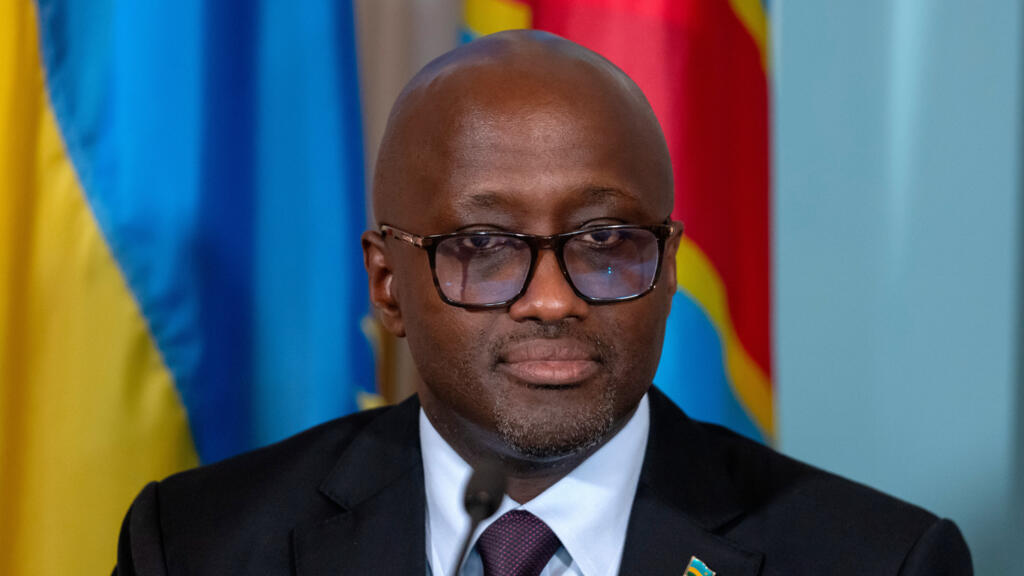 Signature d'un protocole entre la RDC et le Rwanda en présence du ministre des Affaires étrangères rwandais, Olivier Nduhungirehe